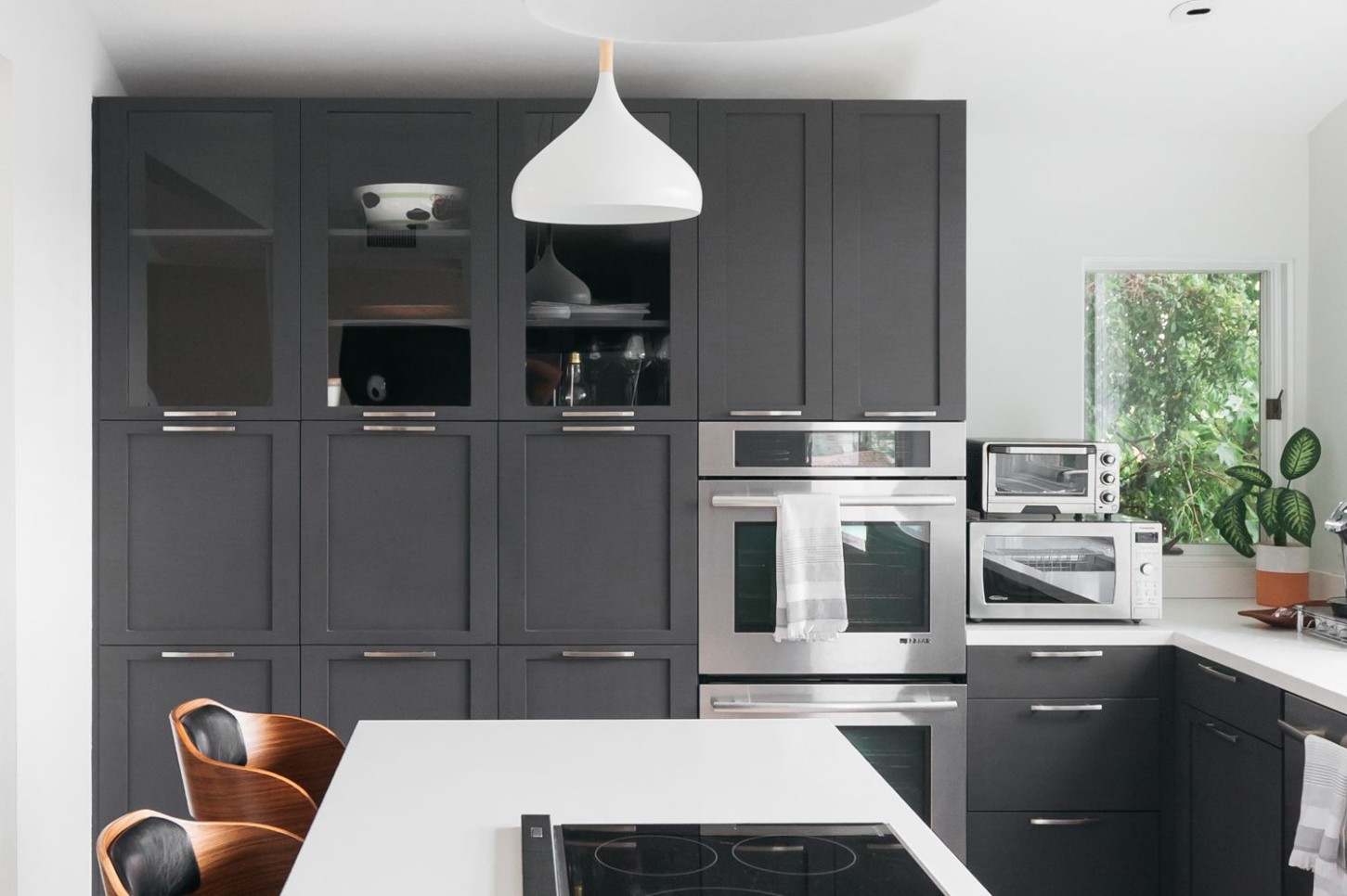 3 Ways to Style Gray Kitchen Cabinets