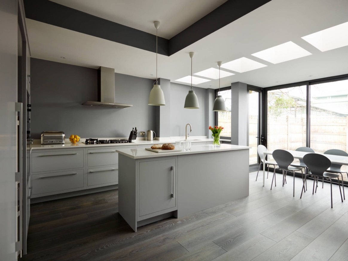 4 Gorgeous Grey and White Kitchens that Get Their Mix Right