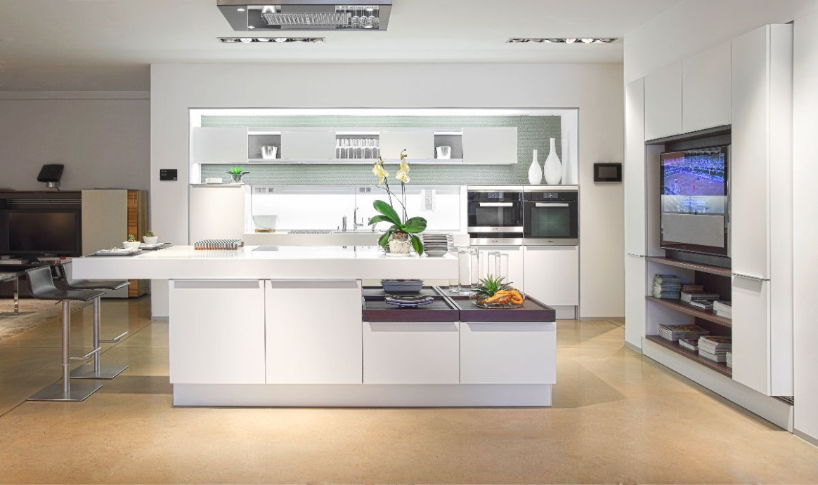 7 Modern White Kitchens That Exemplify Refinement