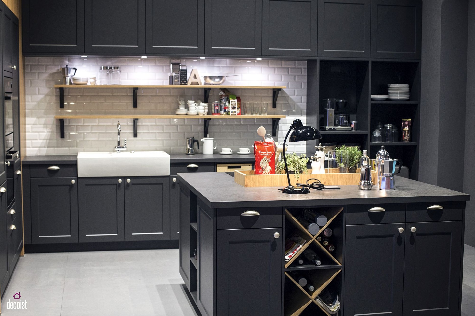 Classic and Trendy: 4 Gray and White Kitchen Ideas